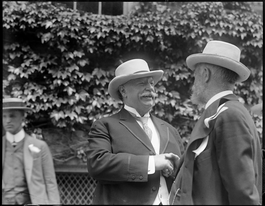 Pres. Taft talks with a close friend during visit to Harvard