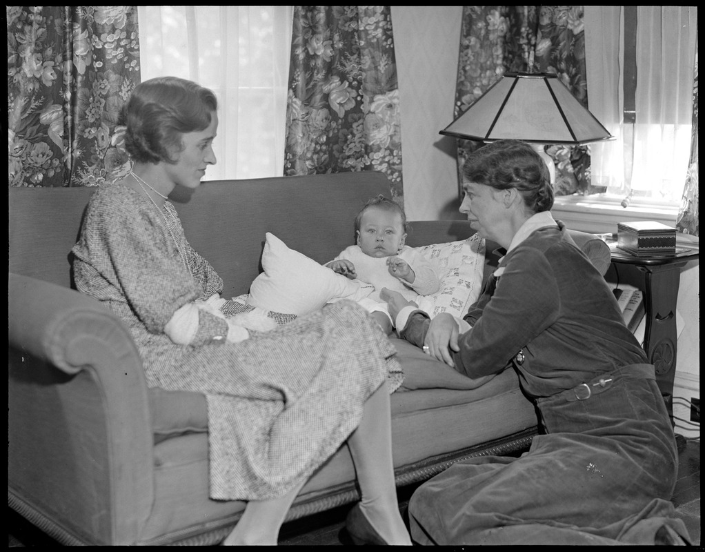 Eleanor Roosevelt visits daughter-in-law Mrs. James Roosevelt and granddaughter Sara