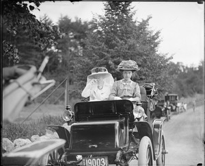Helen Taft, daughter of President, driving with friend
