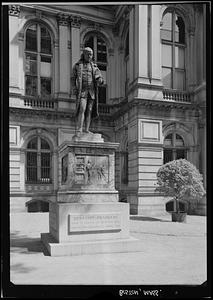 Benjamin Franklin sculpture, Boston
