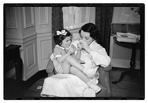 Bebe Daniels and family