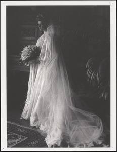 Leslie Buckingham Sears in wedding dress at her marriage to Edmund Hamilton Sears II