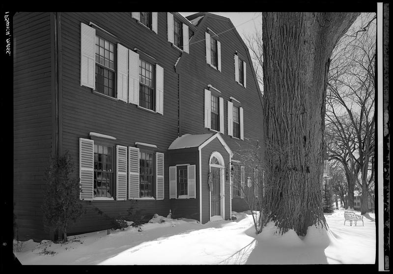 Ipswich, Mass., Hurd House, snow