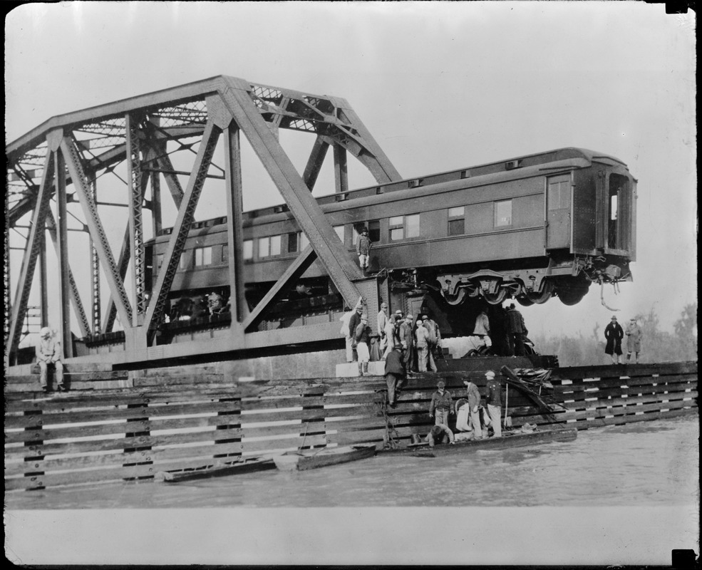 Train wreck - Mobile, Ala. One of the trains of the crack Louisville & Nashville R.R. - Pan American Ltd. - Bound from New Orleans to Cincinnati. Half over draw bridge.