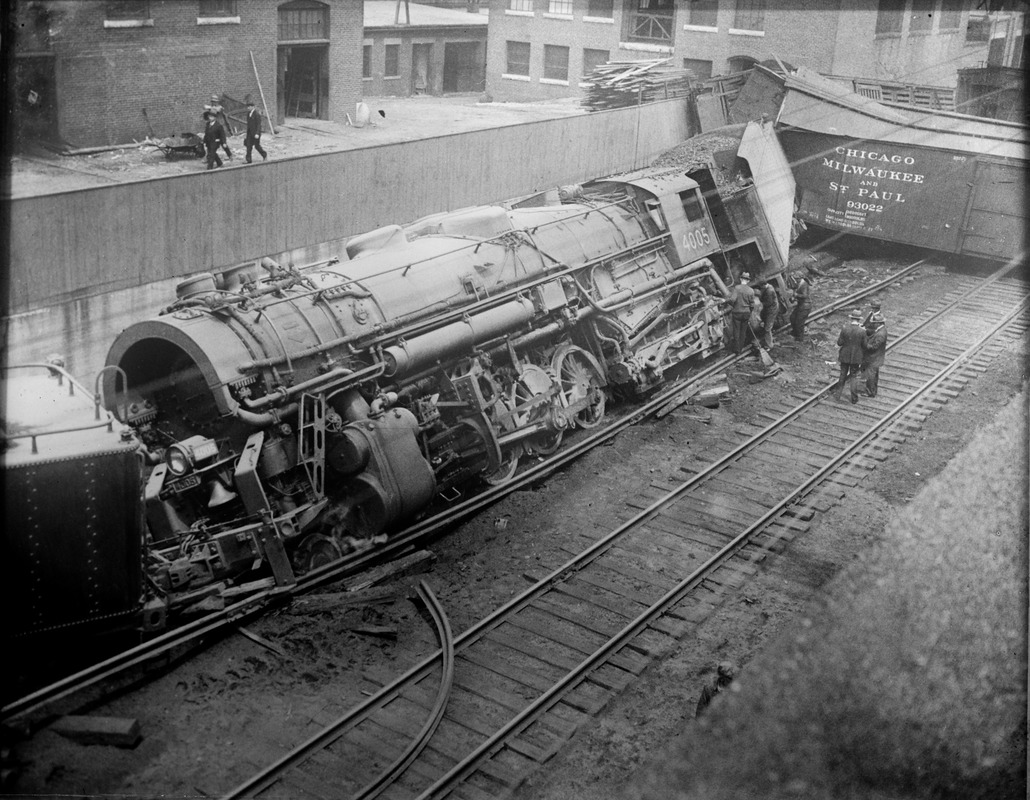 Boston & Maine R.R. freight train wreck at Somerville, Mass. Locomotive 4005