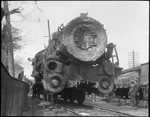 Locomotive damaged in train wreck, Mansfield