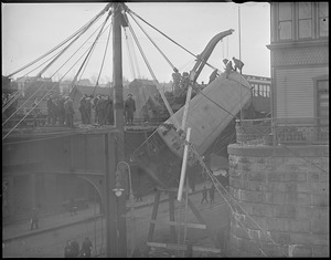 Elevated train wreck - accident