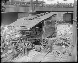 Big freight car accident on the Boston & Albany line: Ties up traffic for a long time
