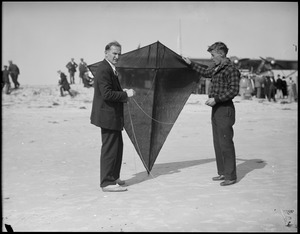 Wilmer Stultz & his man-kite