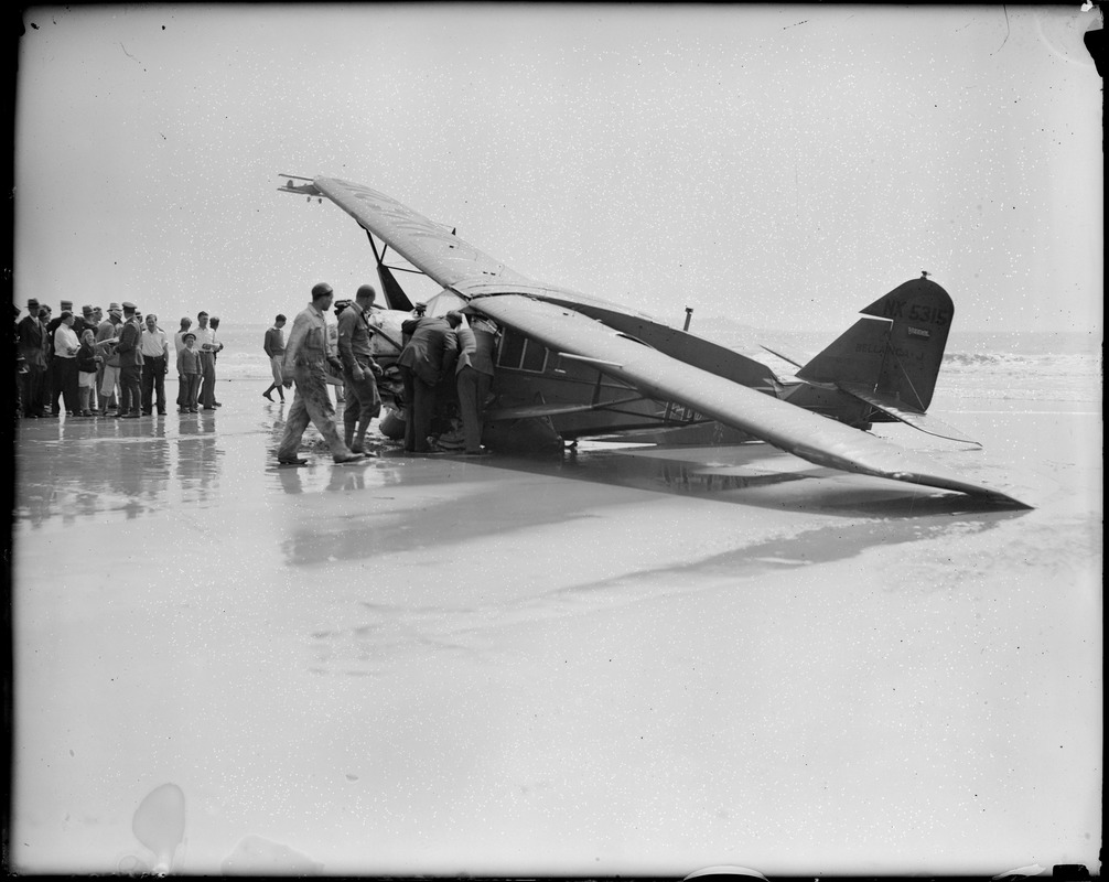 Airplane, Flash wrecked at Old Orchard, Maine
