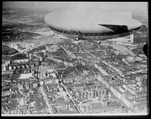 Italian dirigible Italia hovering over Sweden on way to North Pole