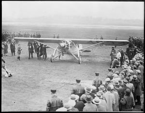 Lindbergh arrives at East Boston for second time