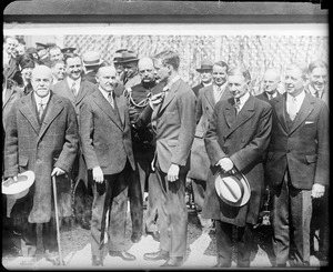 Pres. Coolidge presenting Lindbergh with Congressional Medal of Honor at the White House (Left to Right) Speaker Nicholas Longworth, Pres. Coolidge, Col. Lindbergh, Vice Pres. Dawes, Sec. of War Dwight Davis