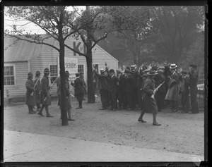 Gamblers rounded up on Boston Common by U.S. soldiers after Boston Police went on strike