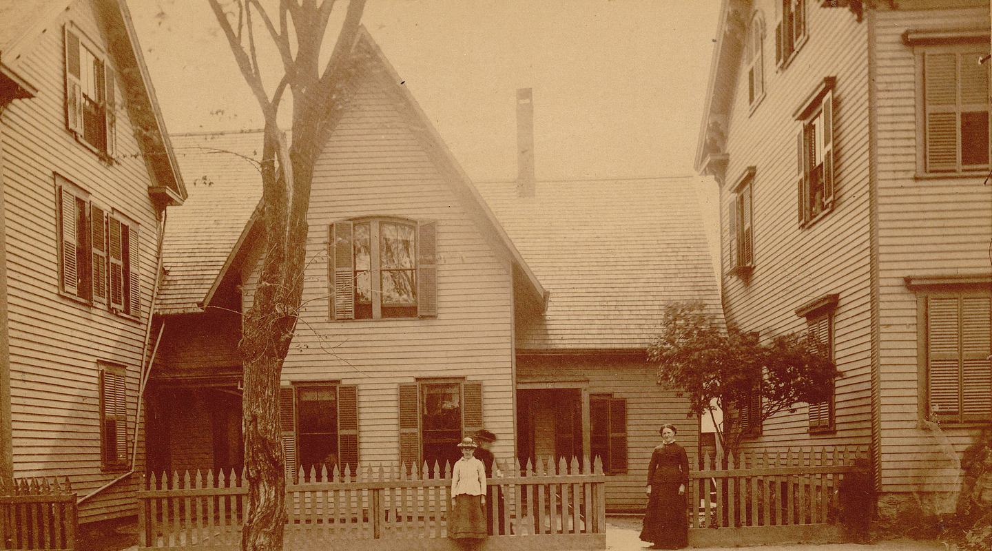 View of house at corner of Hampshire and Lowell street, Lawrence, Mass., torn down in 1910.