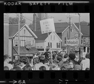 Crowd waiting for President Ford in Exeter, New Hampshire