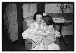 Bebe Daniels and family