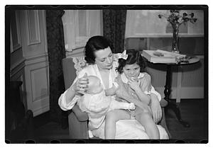 Bebe Daniels and family