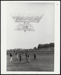 Sight Of Kite enthusiasts cavorting over Franklin Park golf course will be replayed today at second annual Great Boston Kite Festival.