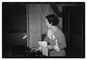 Miss Mabel Goguem typewriter demonstration