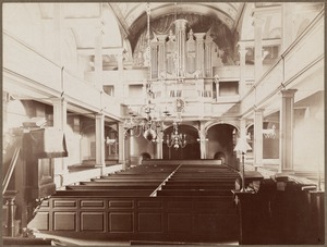 Christ Church, Salem Street, interior