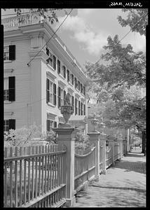 Peirce-Nichols House