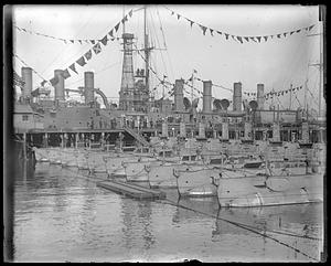 Feet of English submarines held at Navy Yard before U.S. entered war