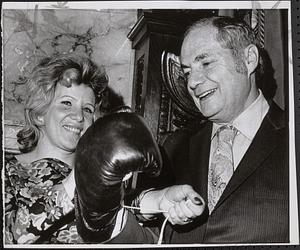 Mrs. Carol Polis, 1st lady boxing ref