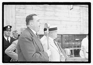 Boston Traveler Soap Box Derby July 1938, Boston Parks Commissioner William Long in center