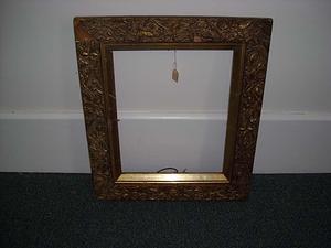 Gilt frame oak leaf