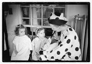 Harry W. Syer magician at Children's Hospital