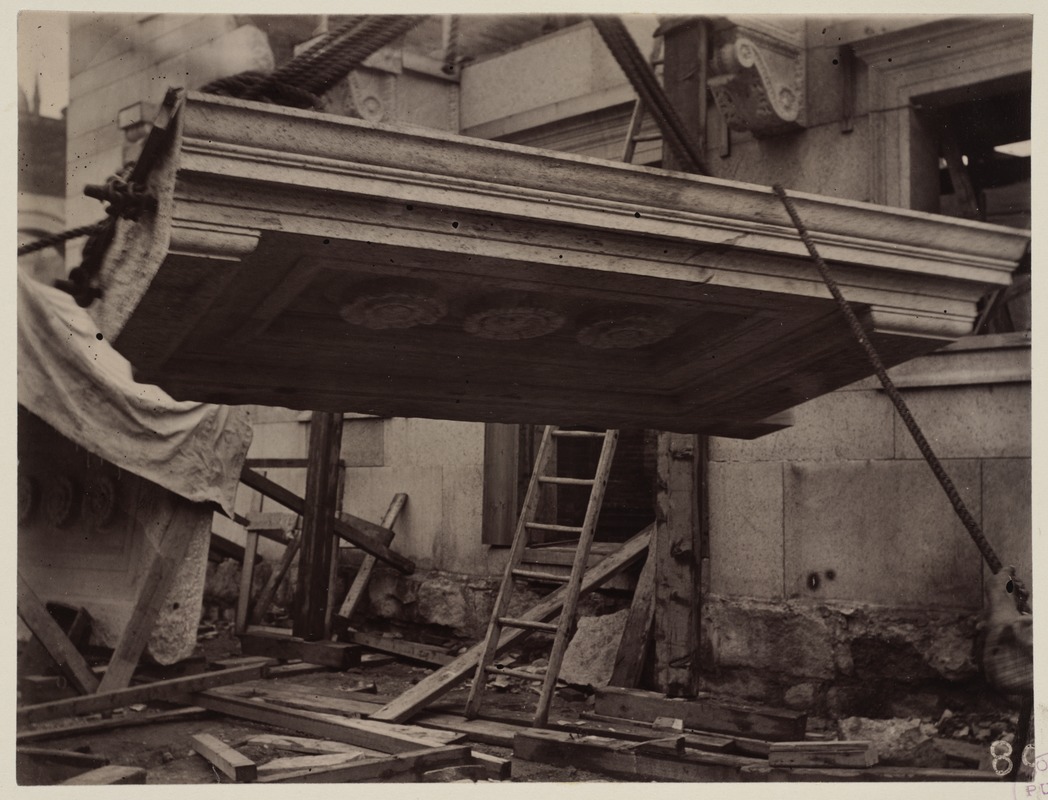 Raising Courtyard balcony stone, construction of the McKim Building
