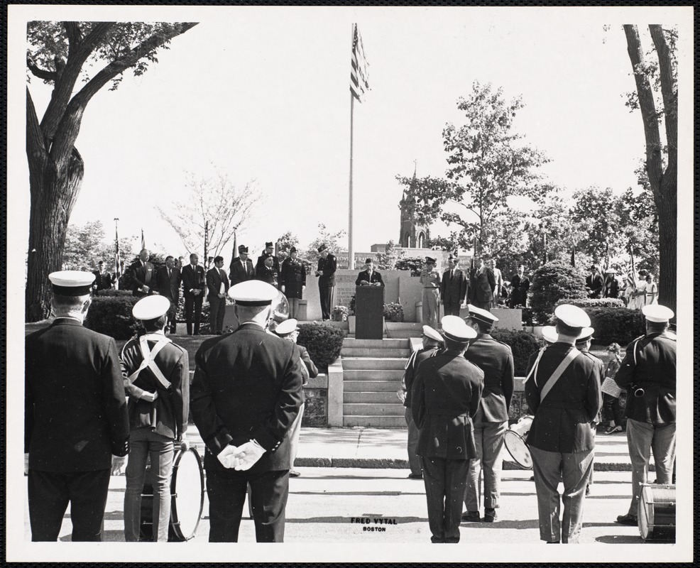 Post Commander Arthur O&#39;Shea delivers Memorial Day address