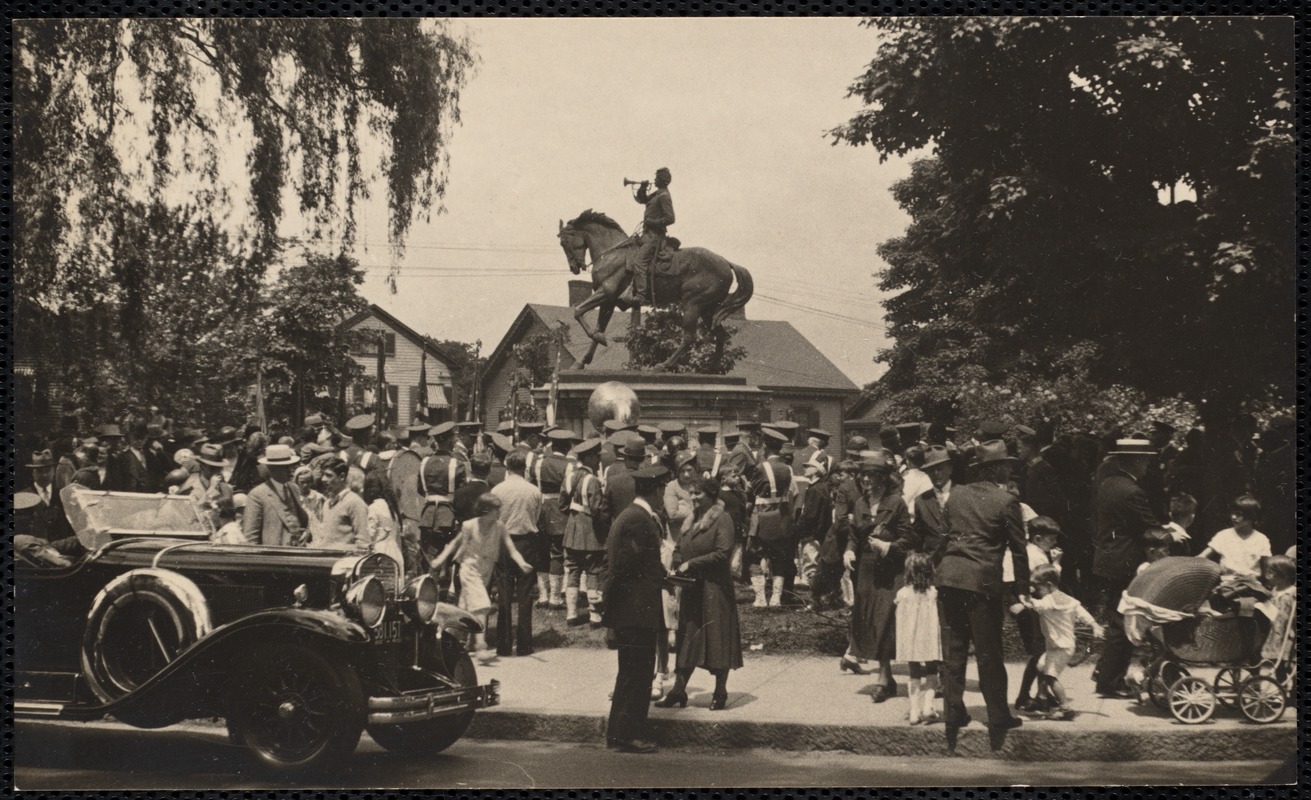 Celebration at Soldiers&#39; Monument