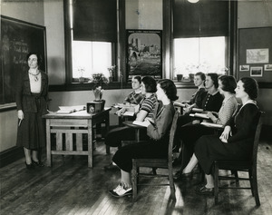 McKeen Hall Room 10 classroom (Abbot Academy)