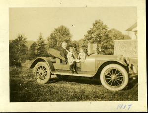 Baldwin family in their automobile