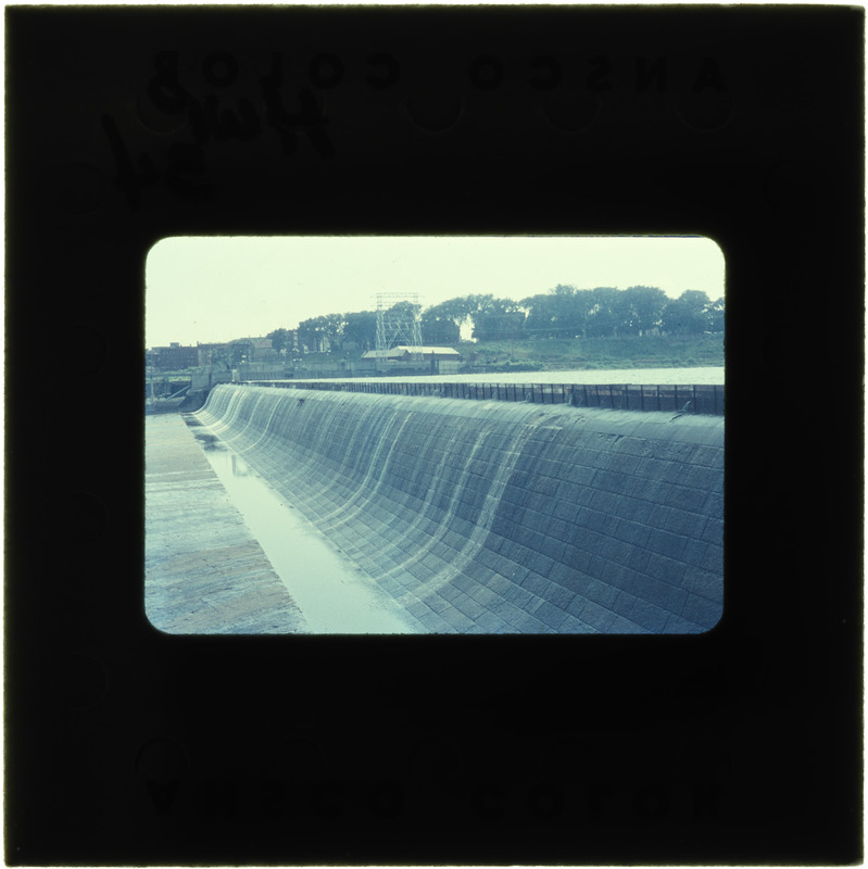 Dam, no water flowing, showing flashboards