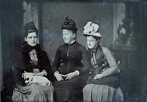 Probably the Three Simpkins Sisters: Ruth Simpkins, Elizabeth (Simpkins) Bacon, and Mabel Simpkins