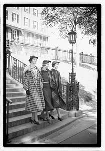 Models posing, Boston State House