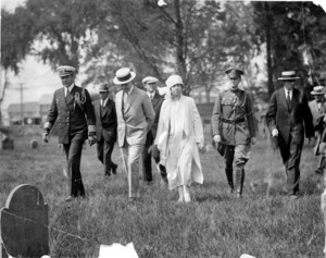 President Coolidge at Arlington Street Cemetery, Watertown, Ma.