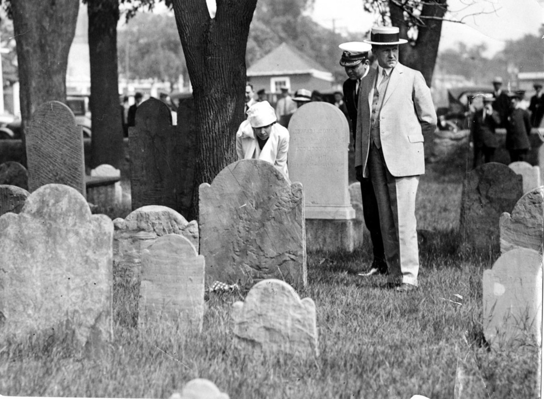 President Coolidge at Arlington Street Cemetery, Watertown, Ma.