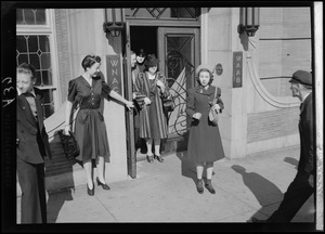 Jane Withers, Ruth Moss, and others outside the WNAC/WAAB studios