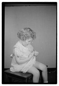 Collier Mrs. & 2 children