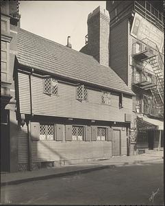 Paul Revere House, Boston, Mass., upper windows open
