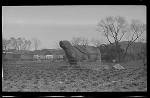 Liang monument?