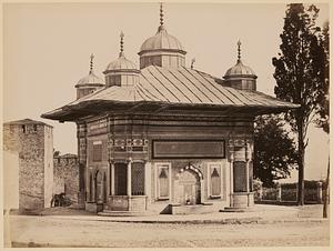 Fountain and tomb of Sultan Ahmed