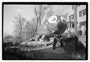 Giant cat character balloon