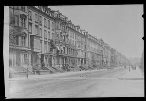 Copy negative of photo of Beacon Street, Boston, Massachusetts, between Clarendon Street and Dartmouth Street