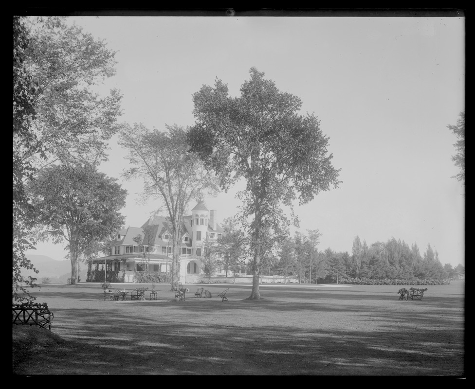 Erskine Park: trees, lawn & house