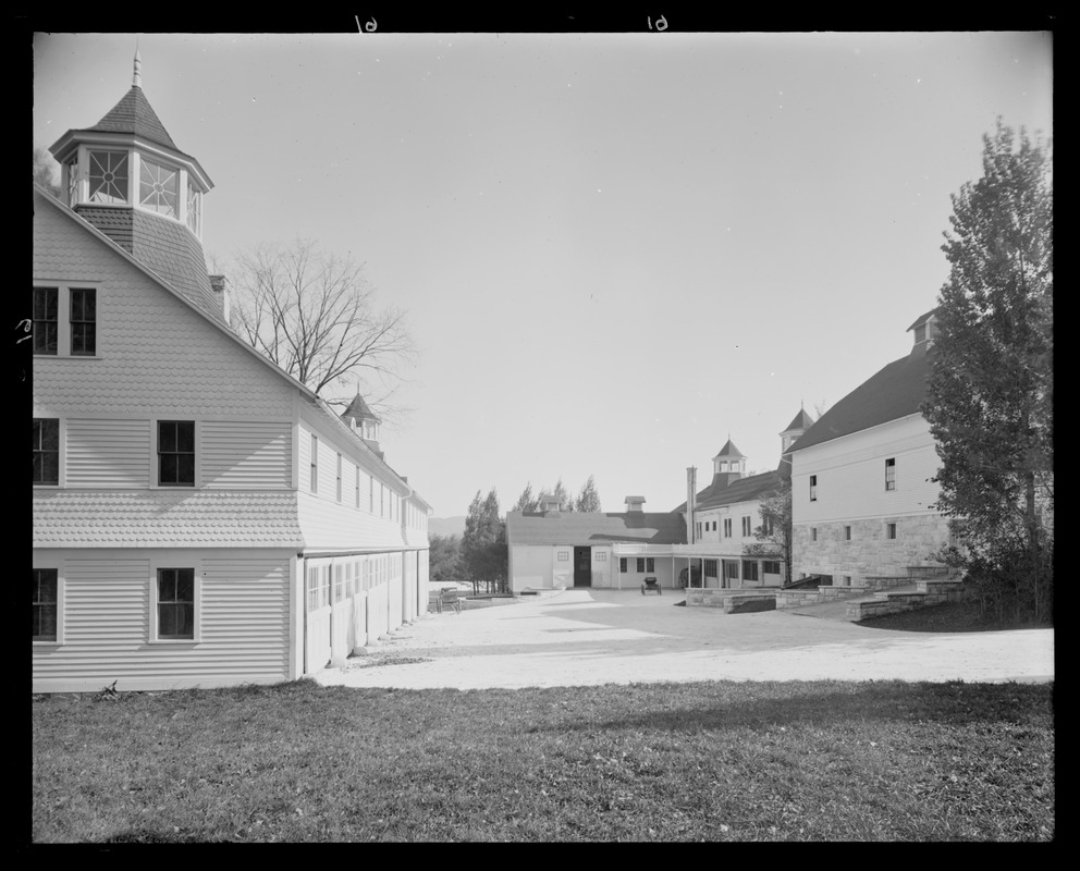 Erskine Park: barns & stables